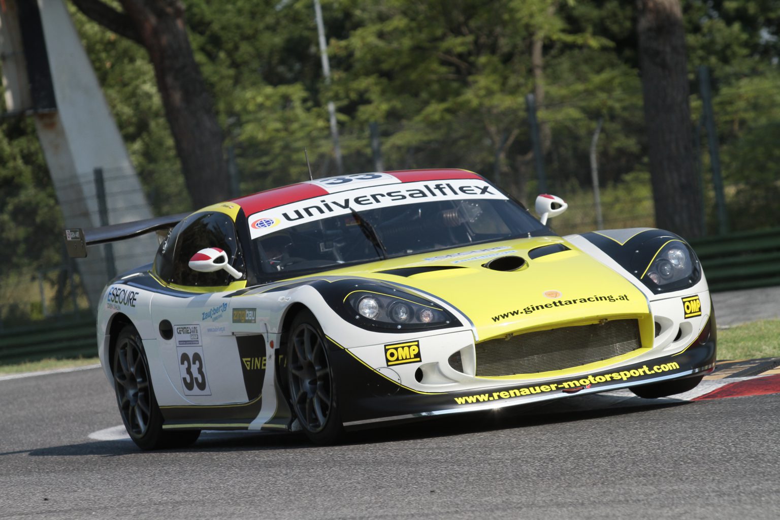 Ginetta vs